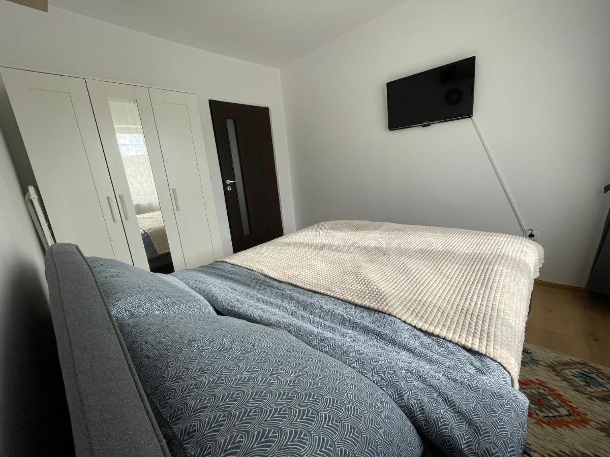 Apartament Cina Husi Ngoại thất bức ảnh