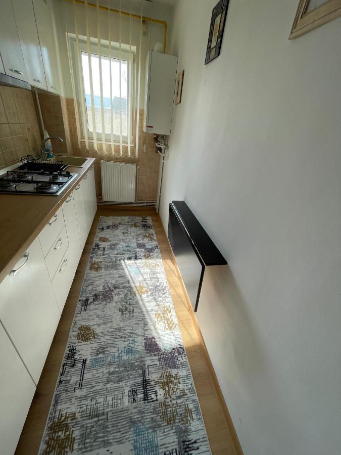 Apartament Cina Husi Ngoại thất bức ảnh