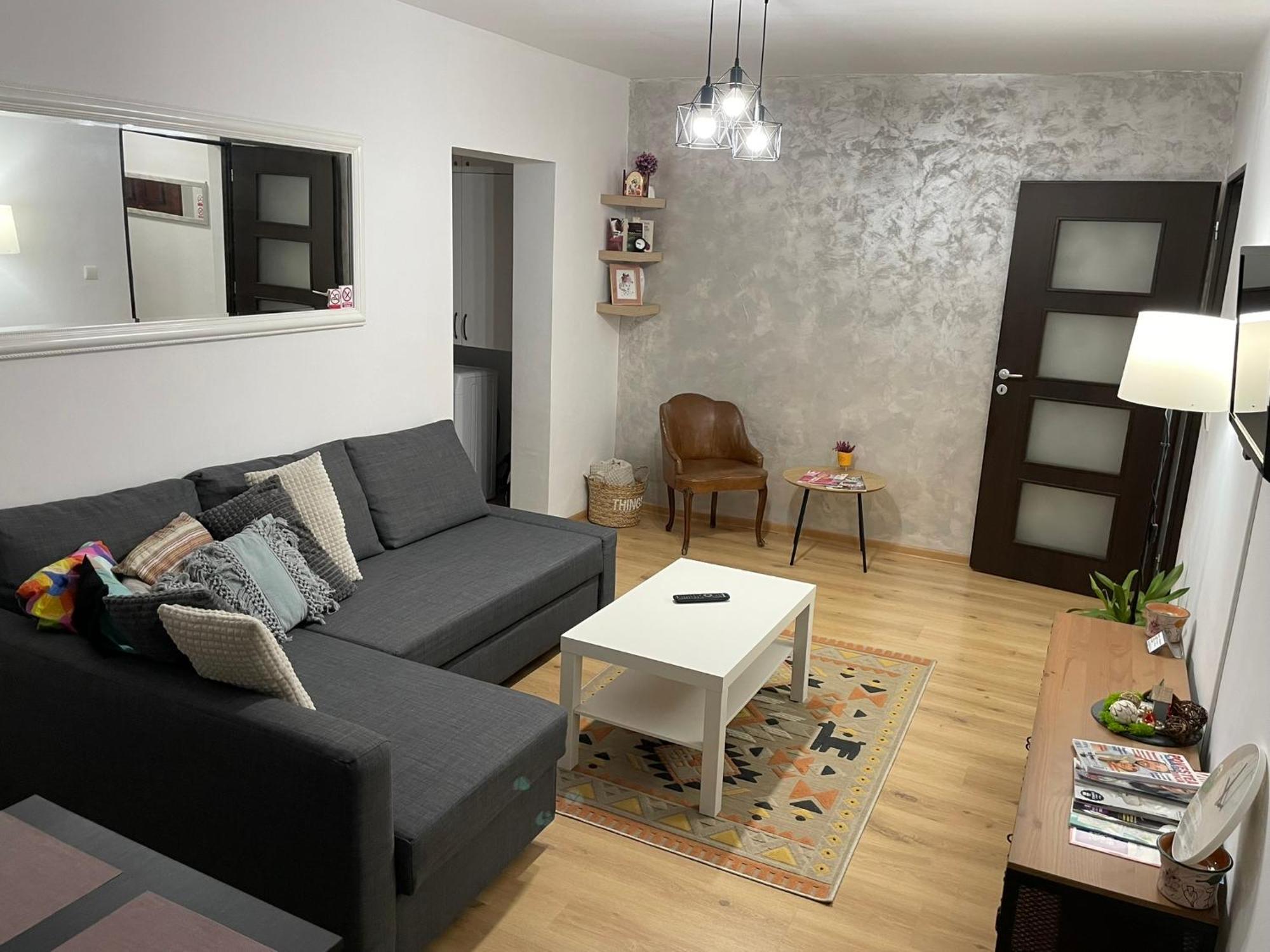 Apartament Cina Husi Ngoại thất bức ảnh