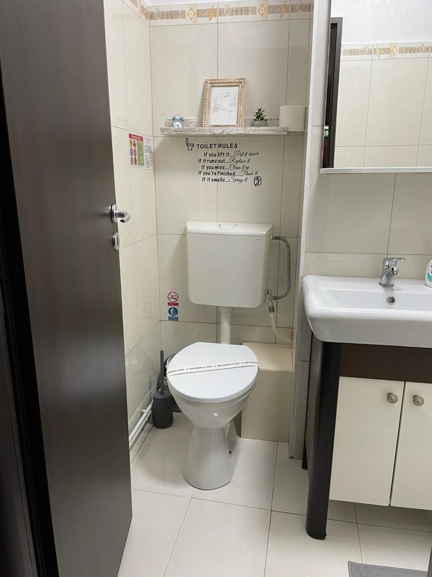 Apartament Cina Husi Ngoại thất bức ảnh