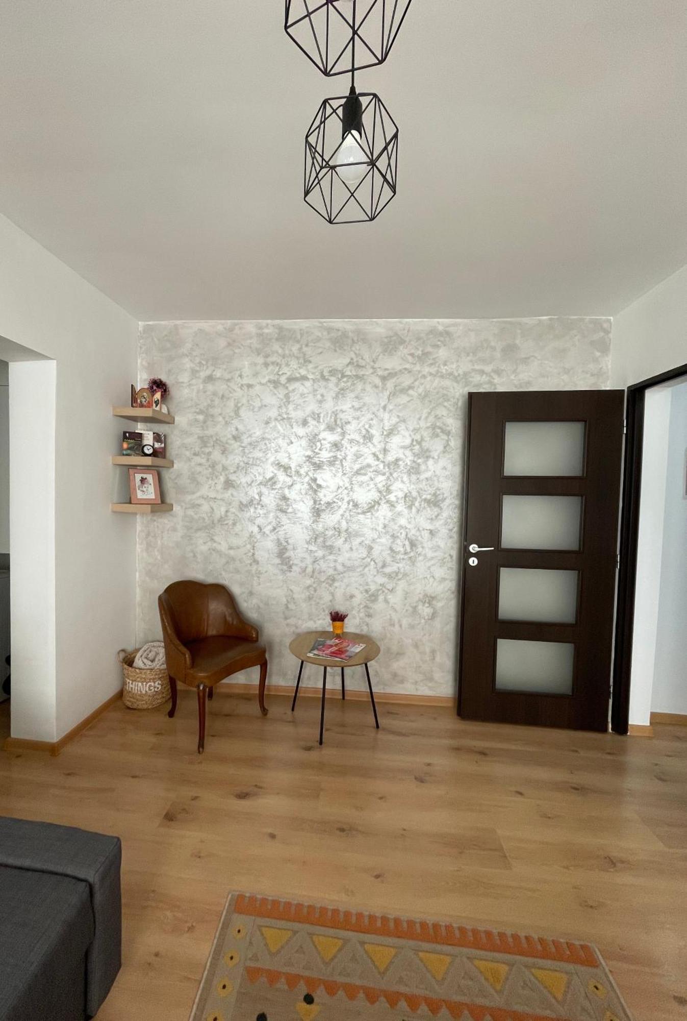 Apartament Cina Husi Ngoại thất bức ảnh